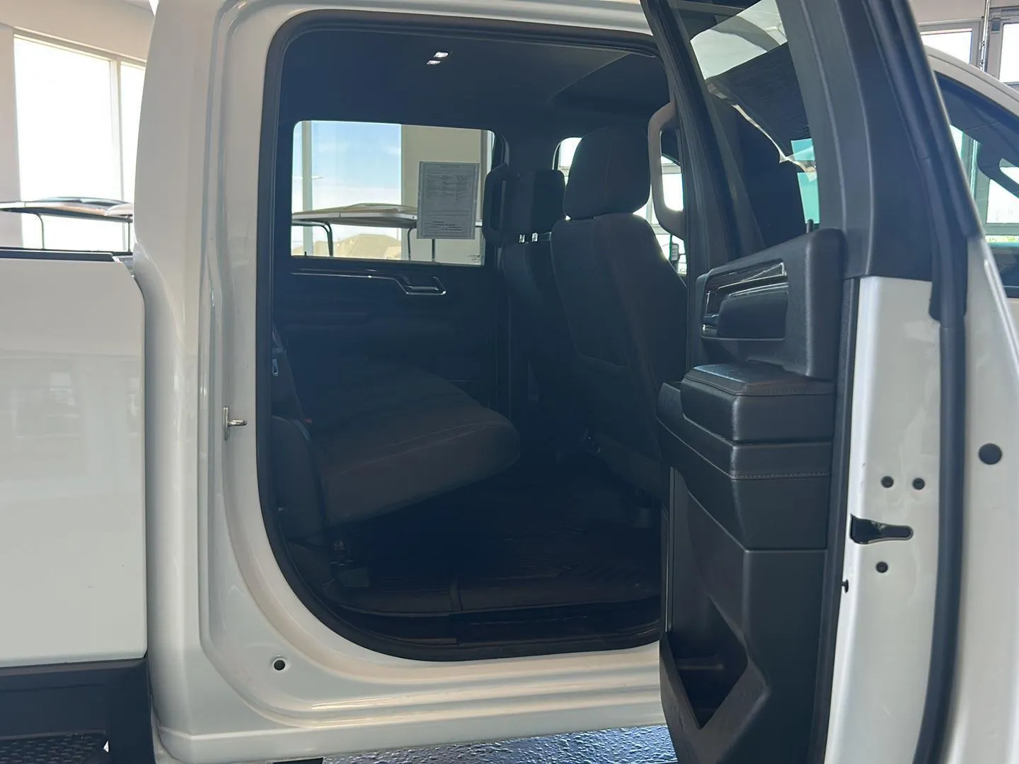 Chevrolet Silverado photo 21