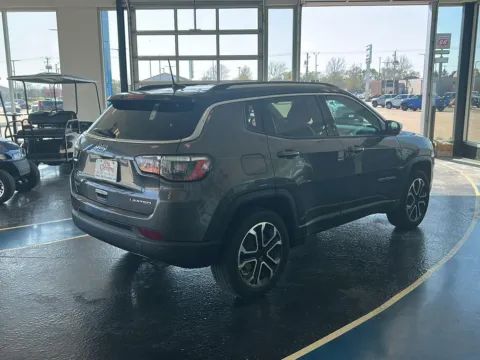 More photos of 2022 Jeep Compass Limited at Pat Clemons Inc., IA