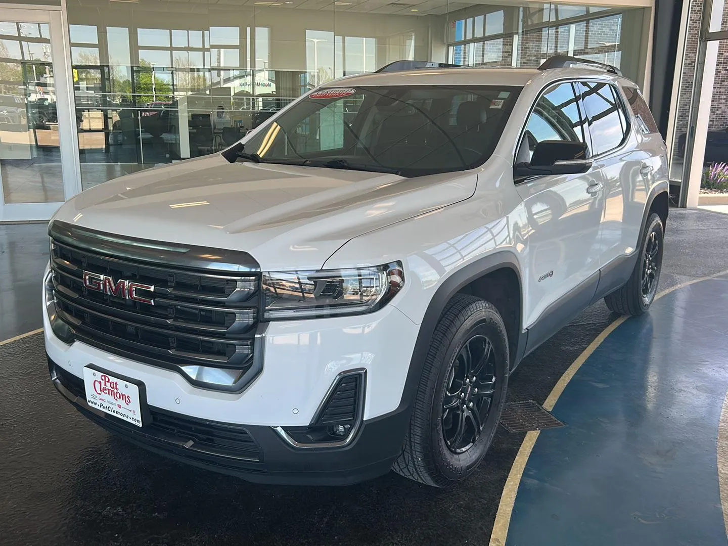 White 2023 GMC Acadia AT4 for sale in Boone, IA