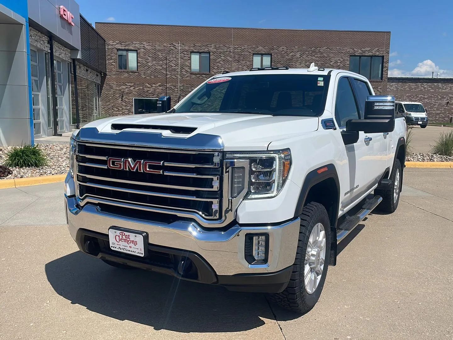 White 2022 GMC Sierra 2500HD SLT for sale in Boone, IA