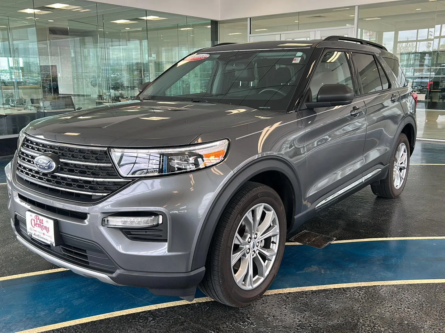 Gray 2023 Ford Explorer XLT for sale in Boone, IA