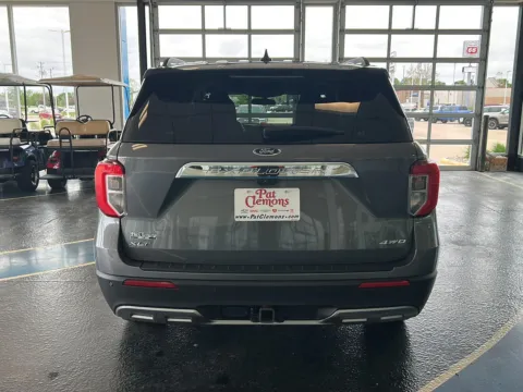 More photos of 2023 Ford Explorer XLT at Pat Clemons Inc., IA