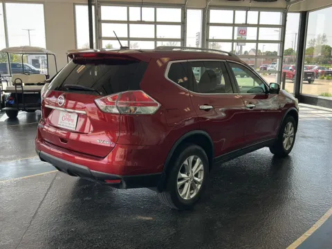 More photos of 2015 Nissan Rogue SV at Pat Clemons Inc., IA