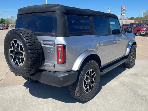 More photos of 2022 Ford Bronco Outer Banks at Pat Clemons Inc., IA