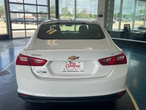 More photos of 2018 Chevrolet Malibu LT at Pat Clemons Inc., IA