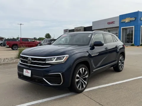 Blue 2020 Volkswagen Atlas Cross Sport 3.6L V6 SEL Premium R-Line for sale in Boone, IA