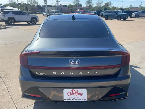 More photos of 2023 Hyundai Sonata SEL at Pat Clemons Inc., IA