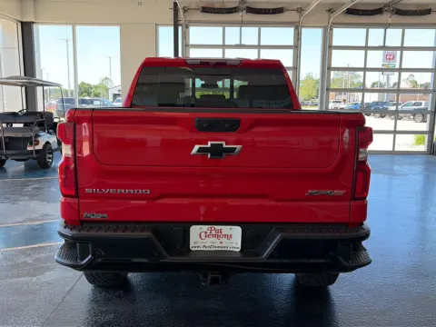 More photos of 2024 Chevrolet Silverado 1500 ZR2 at Pat Clemons Inc., IA