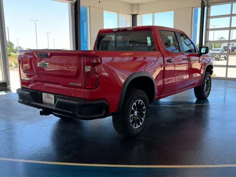 More photos of 2024 Chevrolet Silverado 1500 ZR2 at Pat Clemons Inc., IA