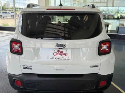 More photos of 2018 JEEP RENEGADE at Pat Clemons Inc., IA