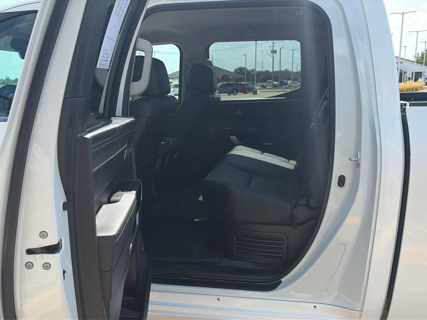 Toyota Tundra photo 15