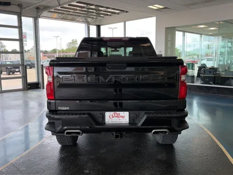 More photos of 2021 Chevrolet Silverado 1500 LT Trail Boss at Pat Clemons Inc., IA