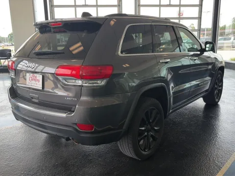 More photos of 2017 Jeep Grand Cherokee Limited at Pat Clemons Inc., IA