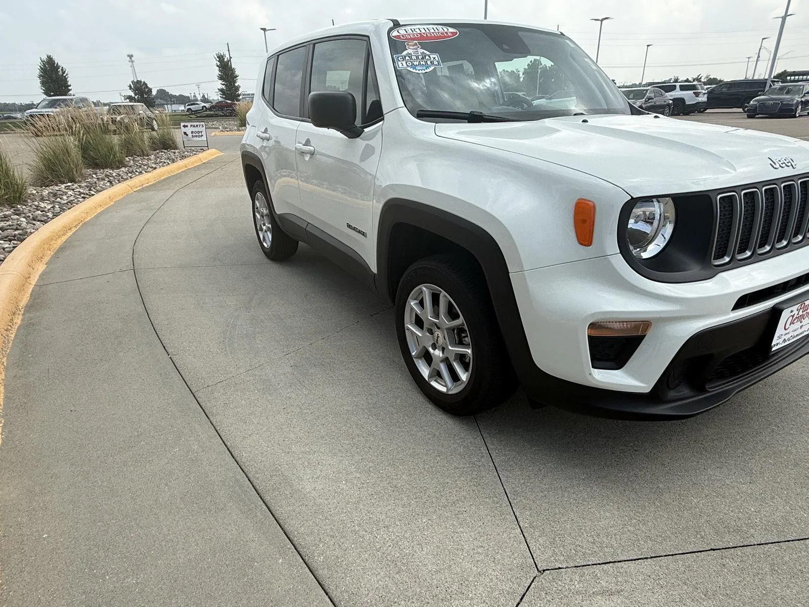 Jeep Renegade photo 7