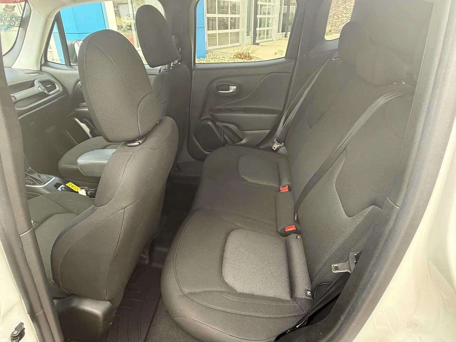 Jeep Renegade photo 12