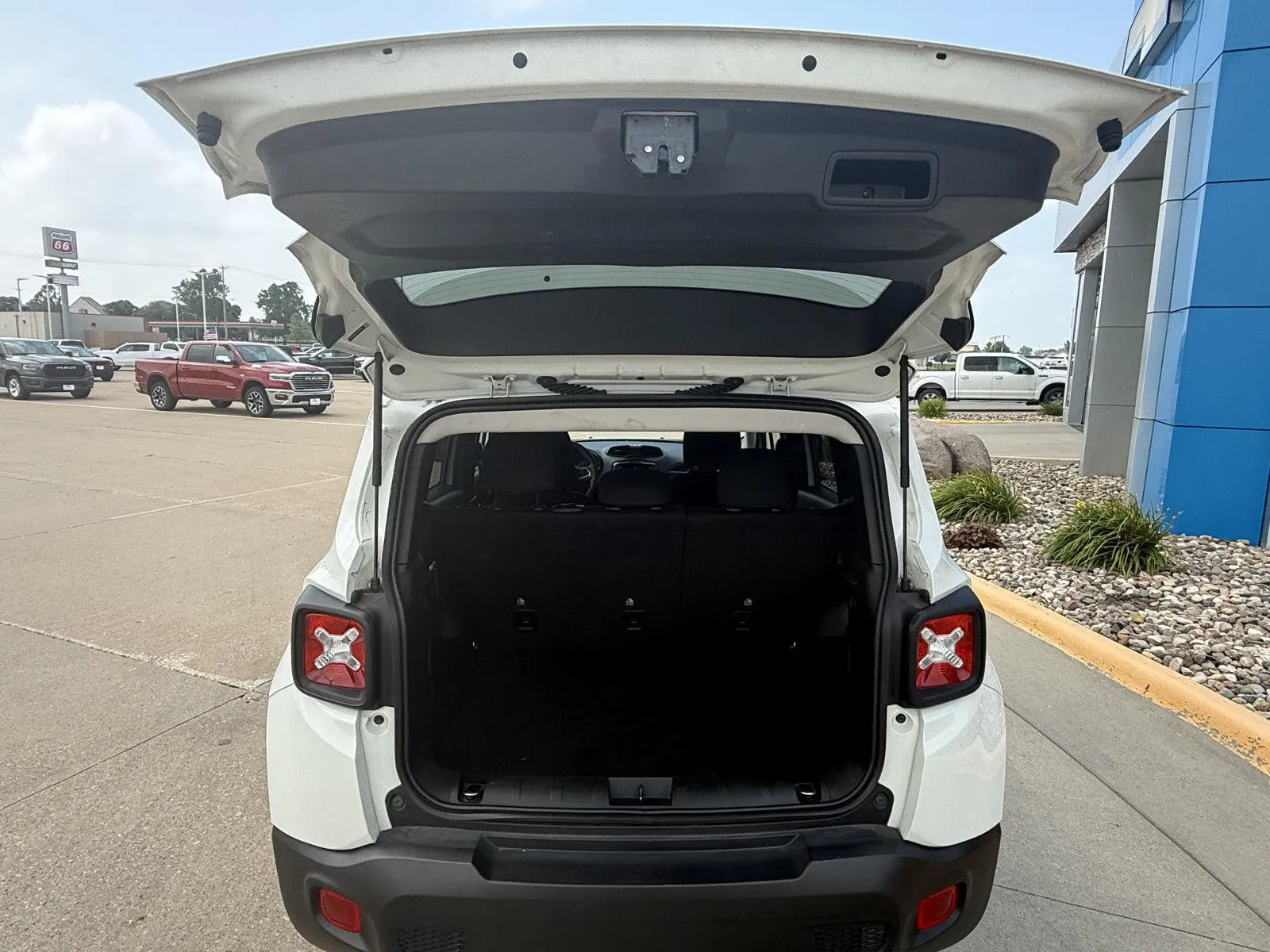 Jeep Renegade photo 13