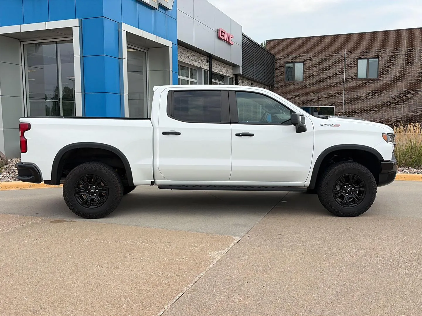 Chevrolet Silverado photo 6