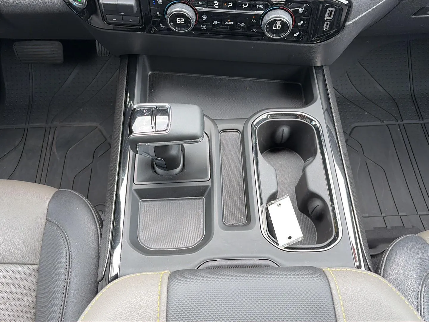 Chevrolet Silverado photo 11