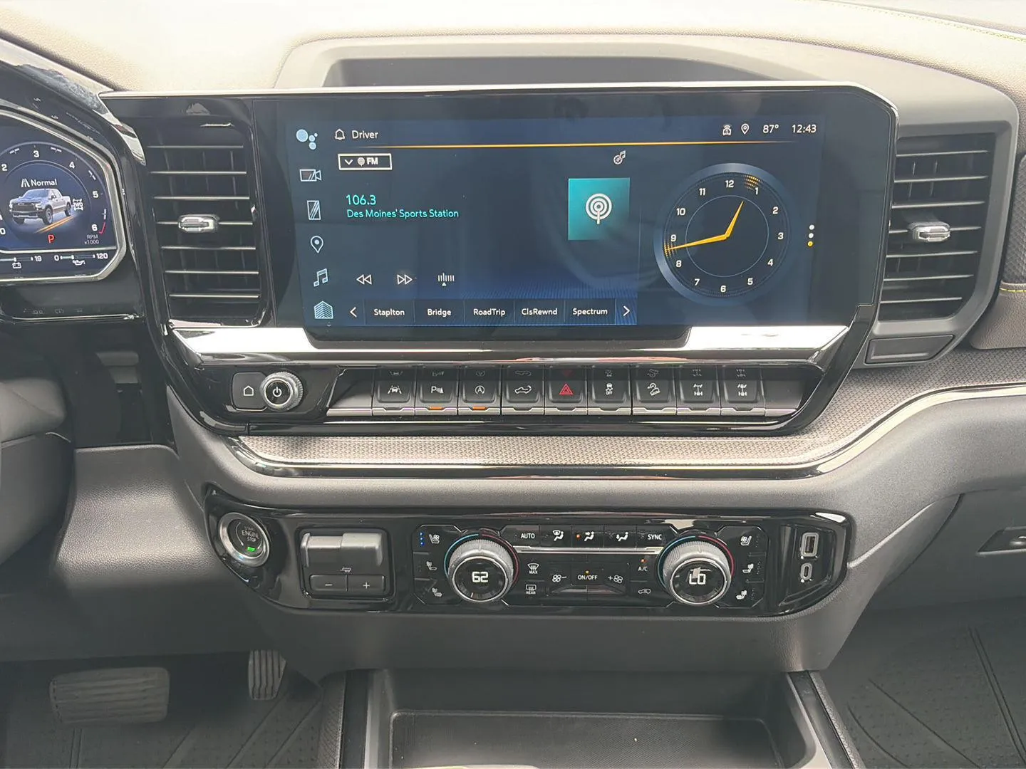 Chevrolet Silverado photo 12