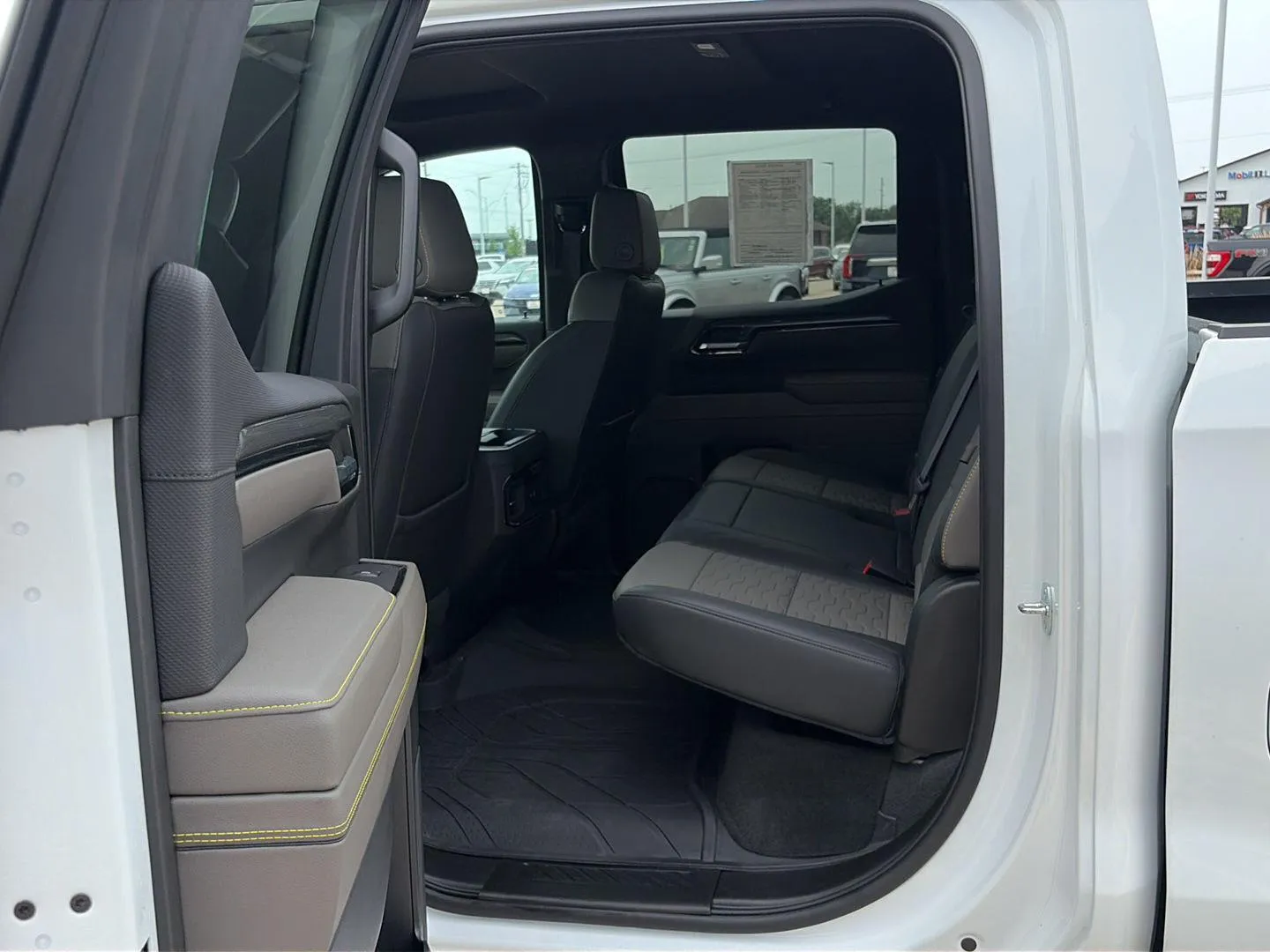 Chevrolet Silverado photo 15