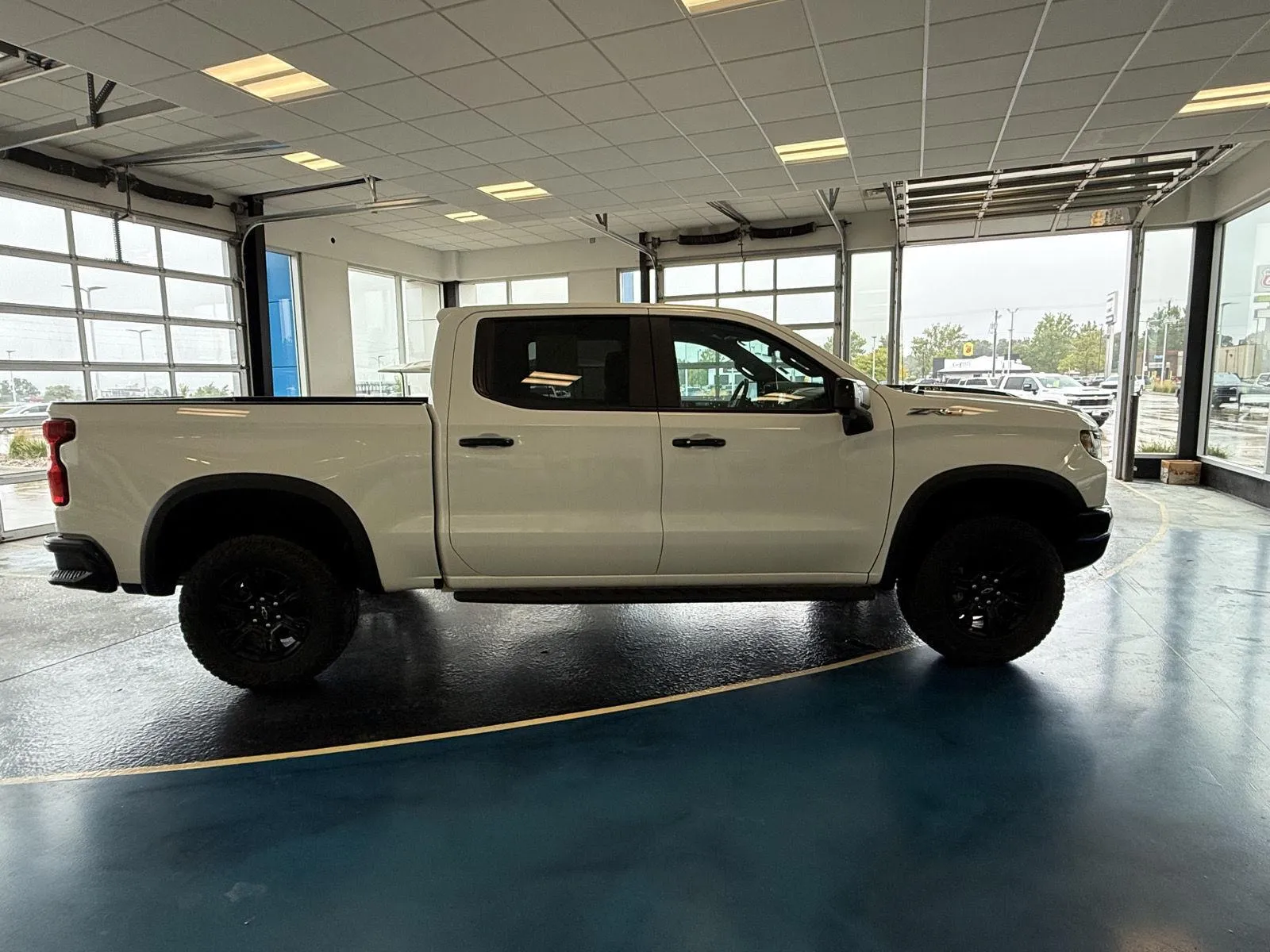 Chevrolet Silverado photo 26