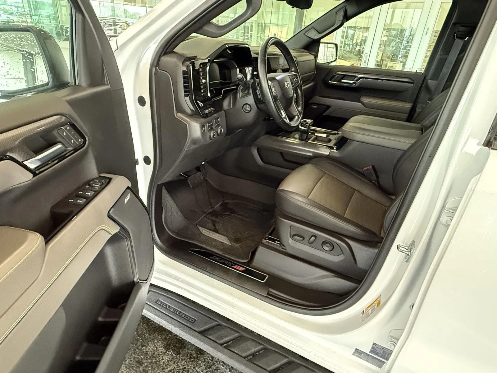 Chevrolet Silverado photo 29