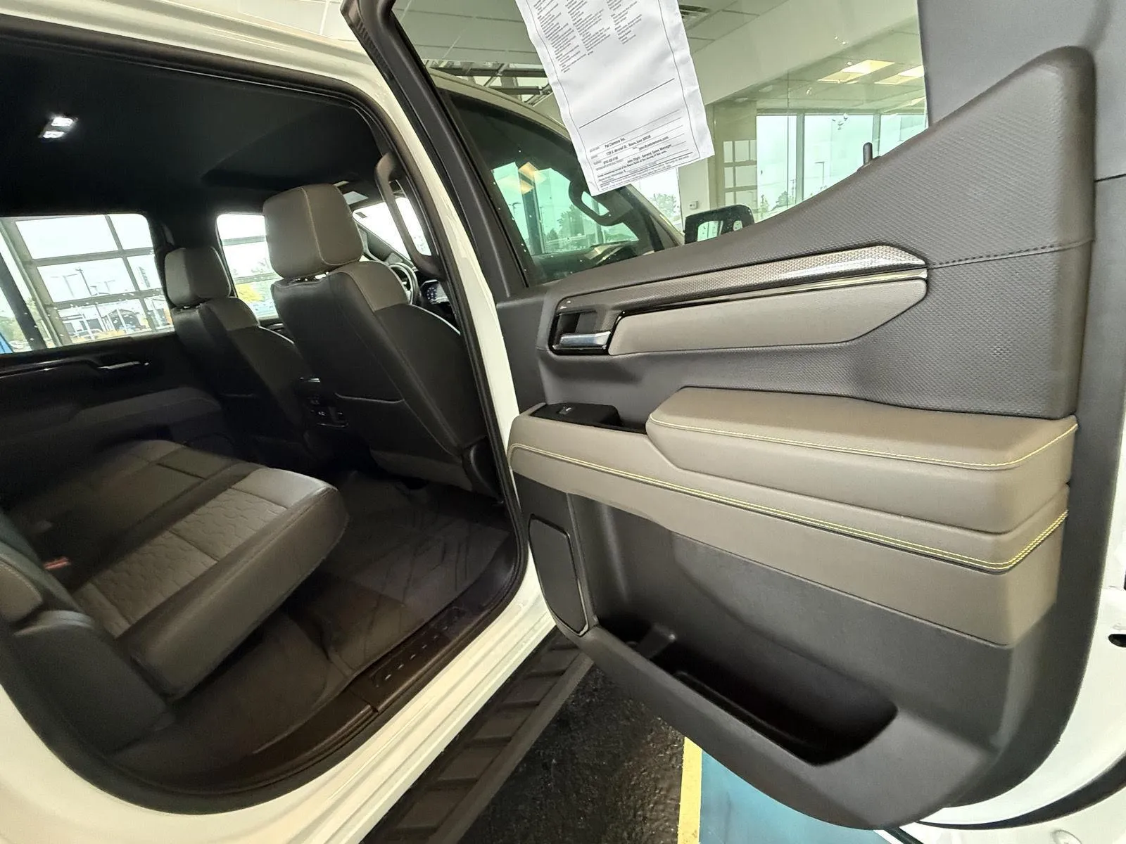 Chevrolet Silverado photo 35