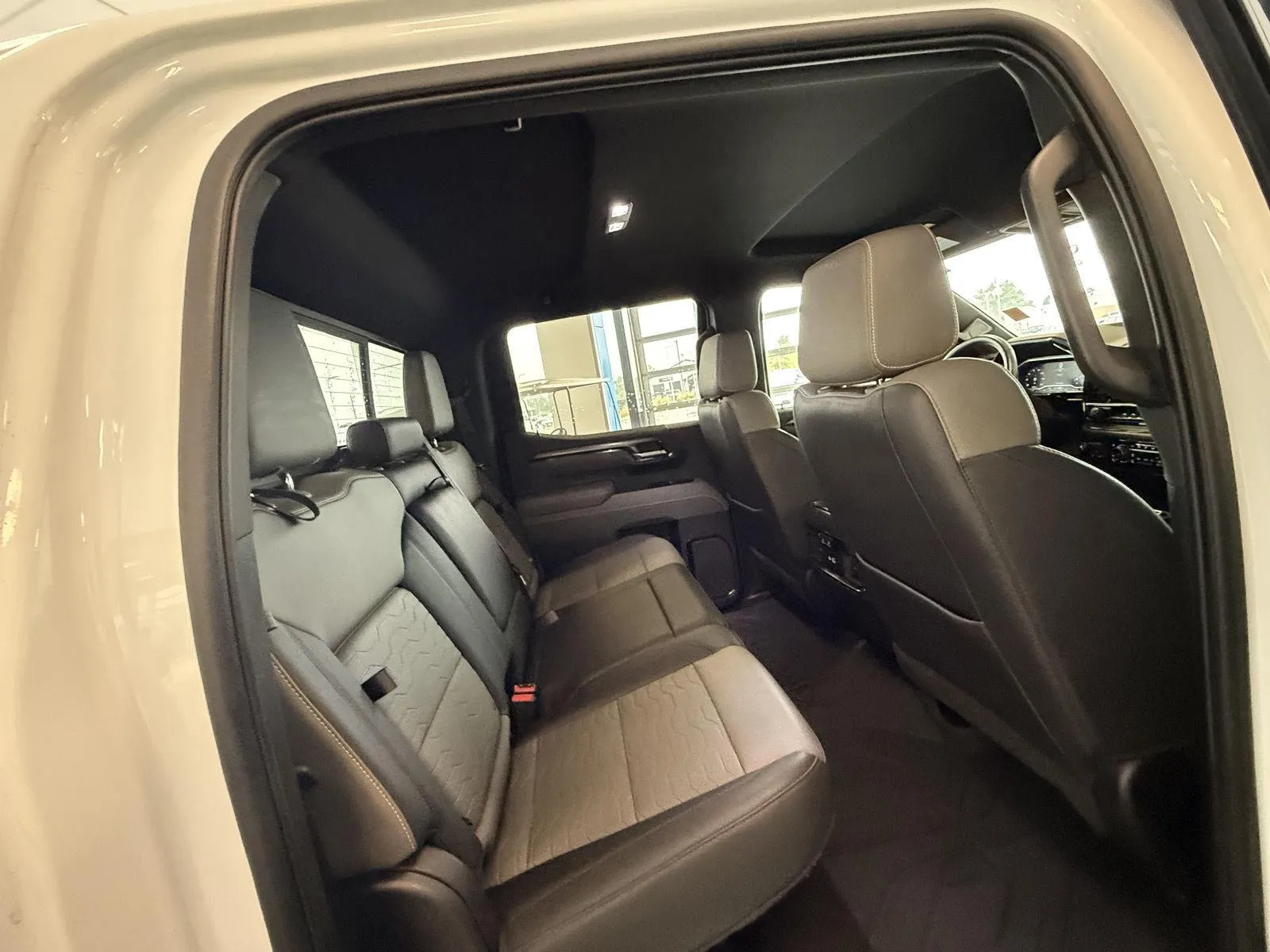Chevrolet Silverado photo 36