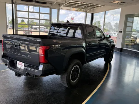 More photos of 2024 TOYOTA TACOMA DOUBLE C at Pat Clemons Inc., IA