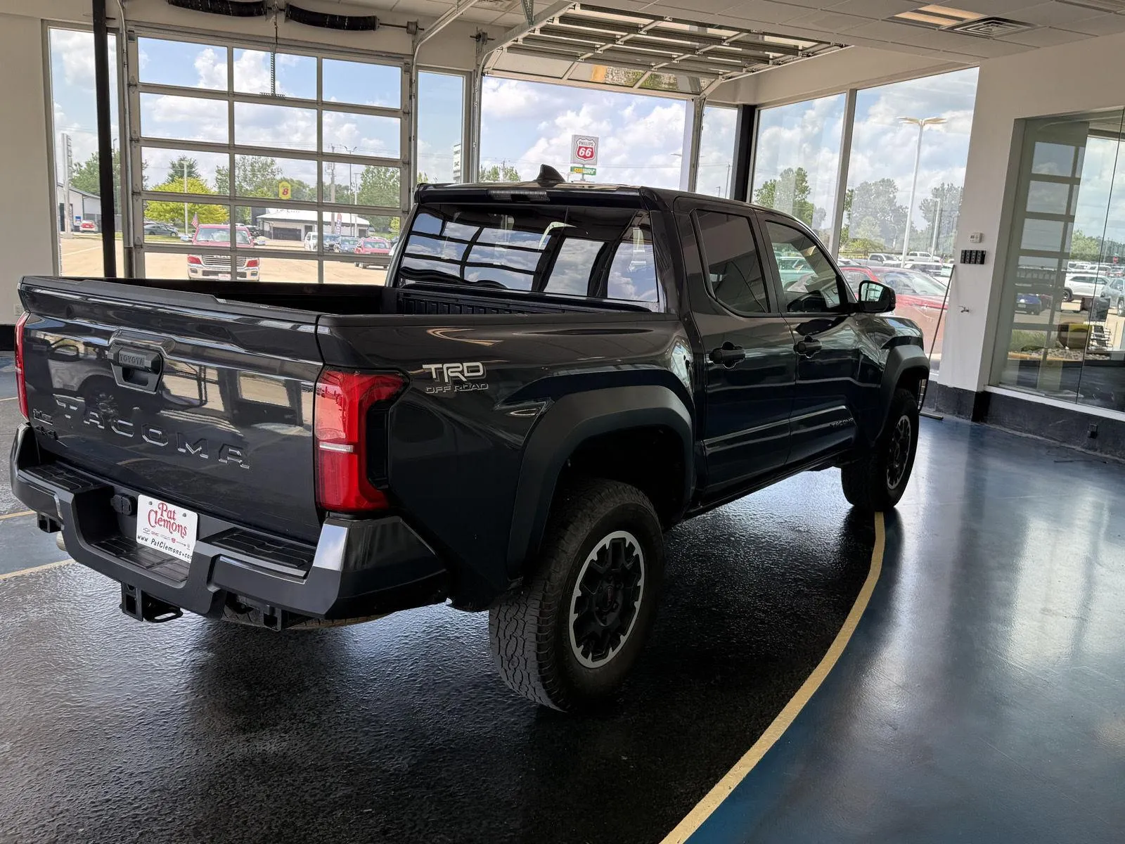 Toyota Tacoma photo 5