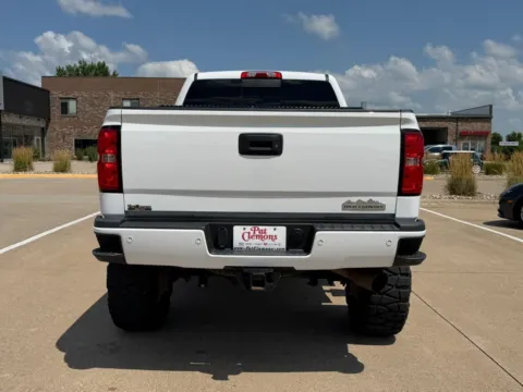More photos of 2015 Chevrolet Silverado 2500HD Built After Aug 14 High Country at Pat Clemons Inc., IA