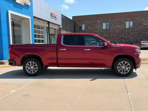 Another view of 2019 Chevrolet Silverado 1500 High Country for sale in Boone, IA at Pat Clemons Inc.