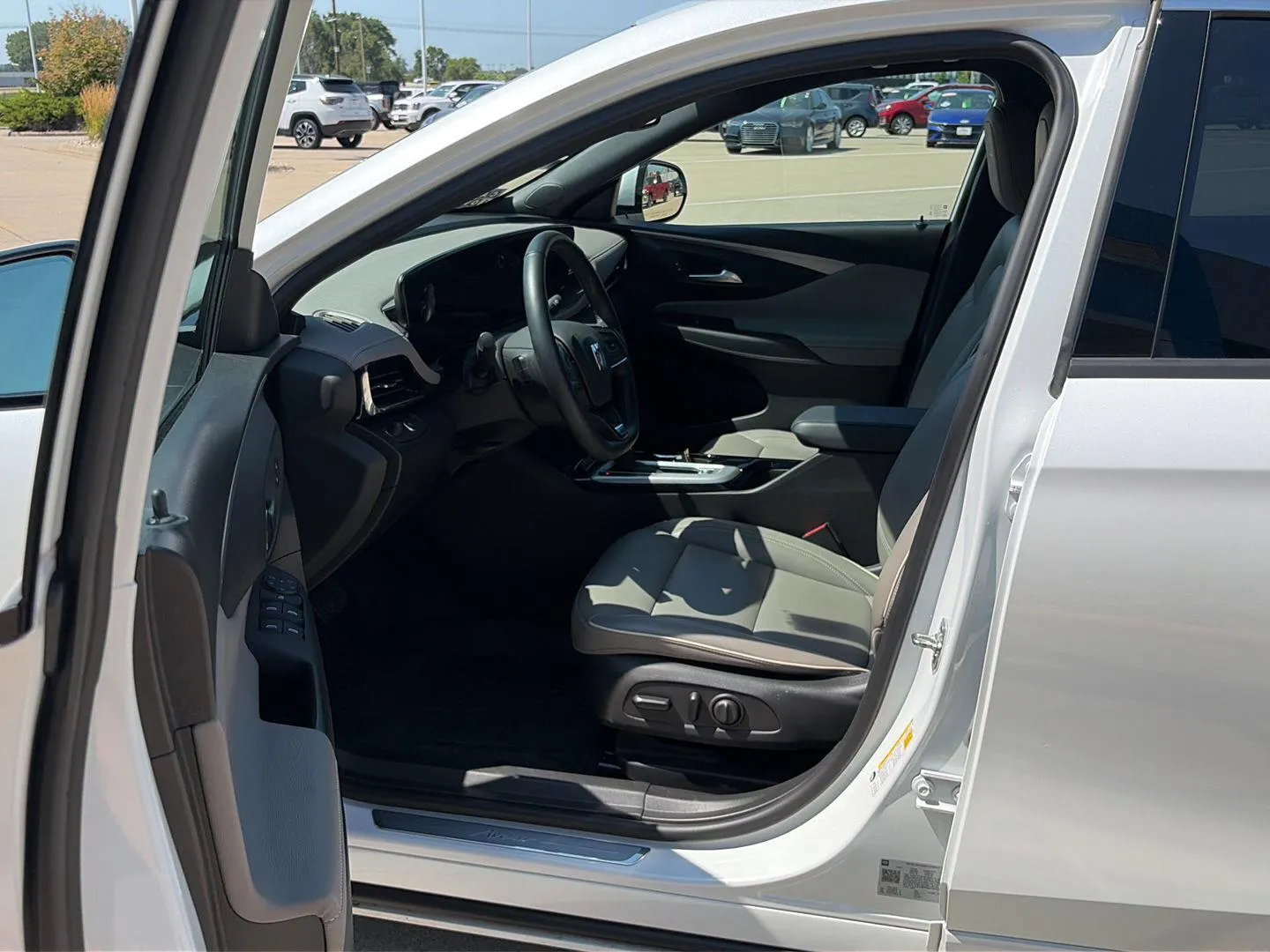 Buick Envista photo 9
