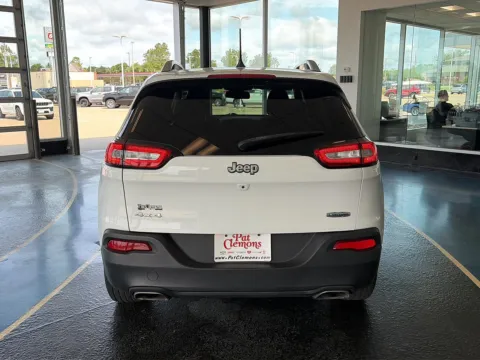 More photos of 2017 Jeep Cherokee Latitude at Pat Clemons Inc., IA