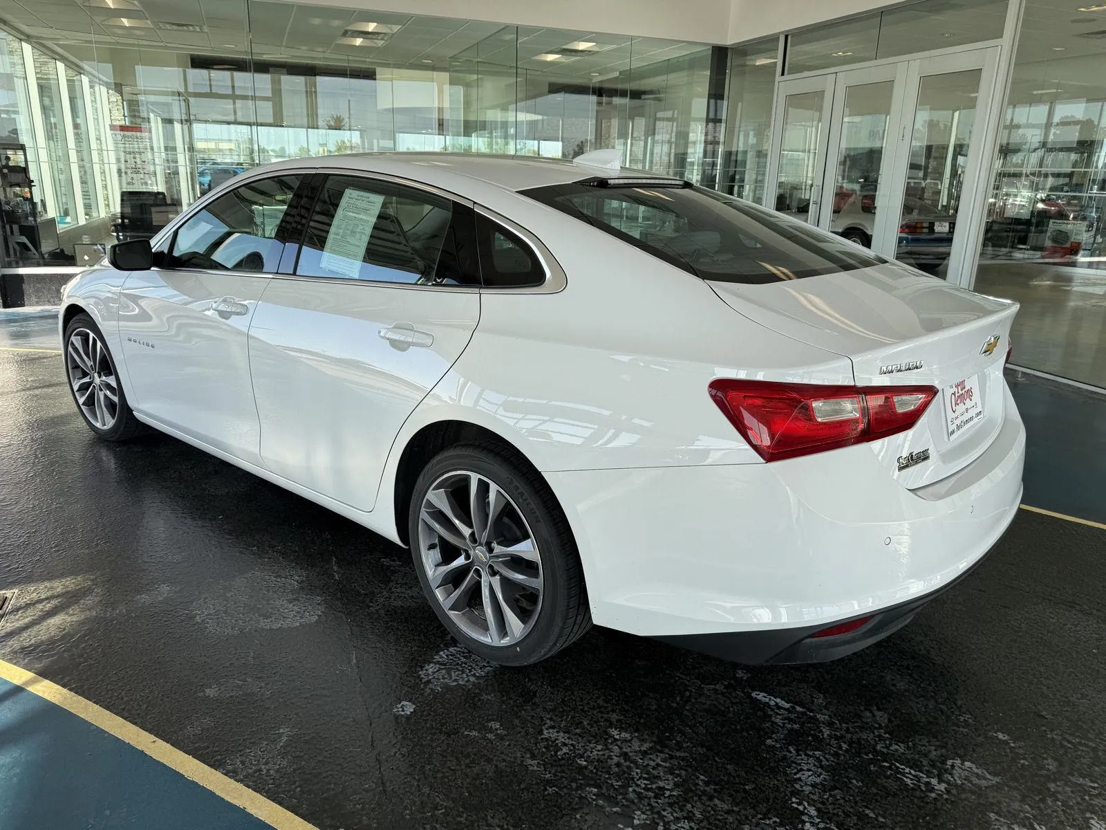 2025 Chevrolet Malibu LT photo 3