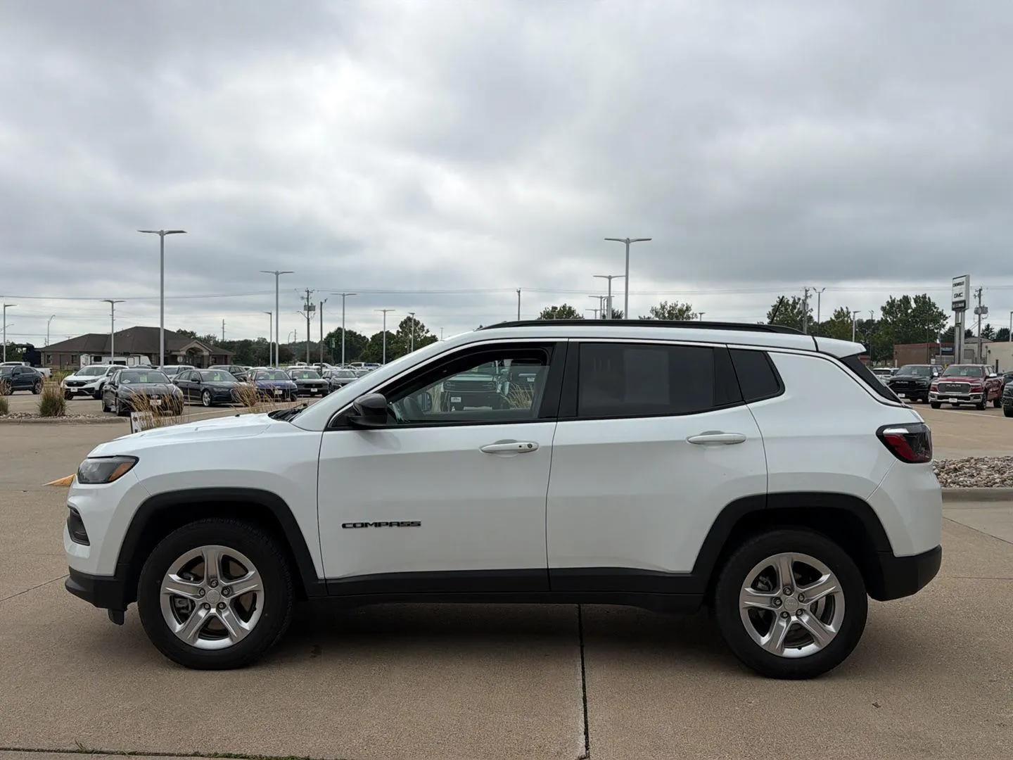 Jeep Compass photo 2
