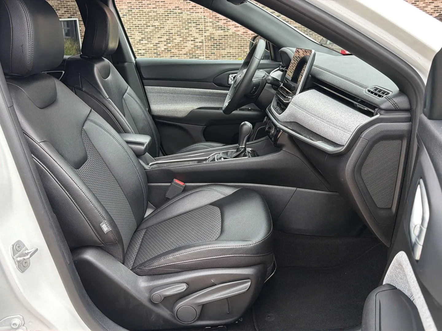 Jeep Compass photo 13