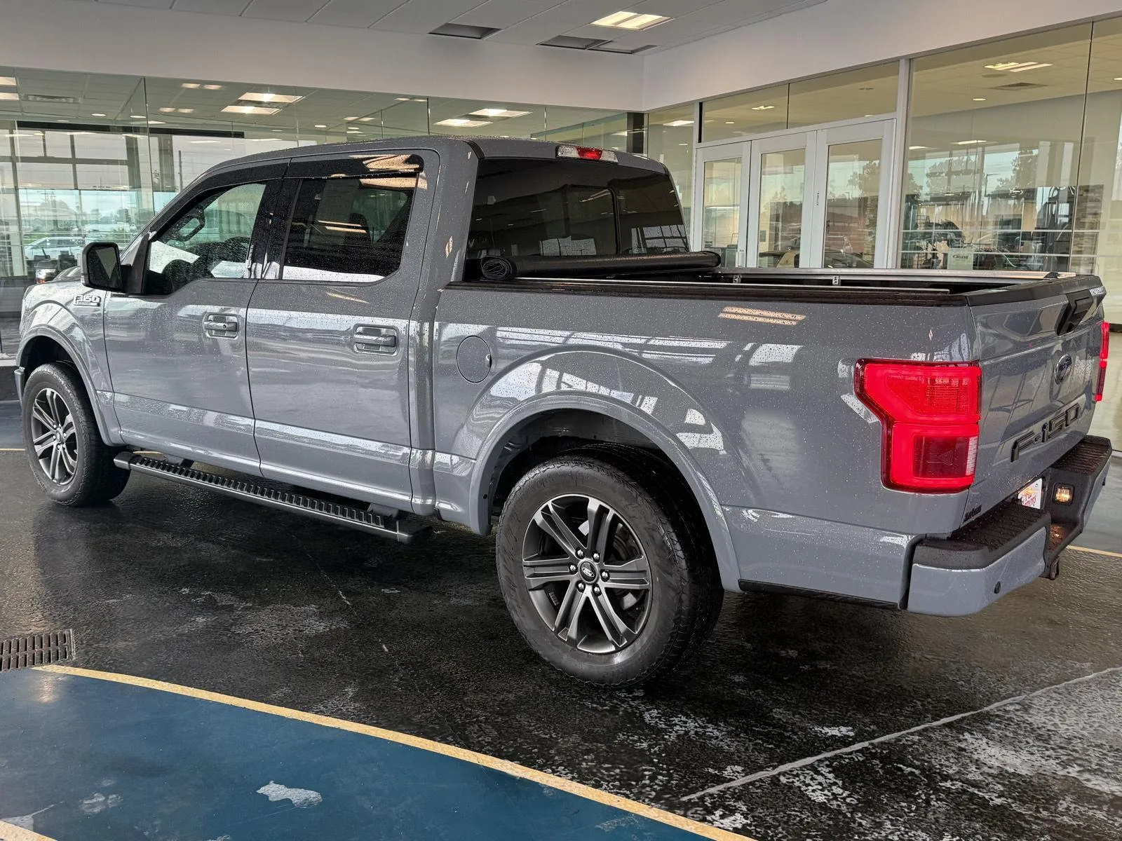 Ford F-150 photo 3