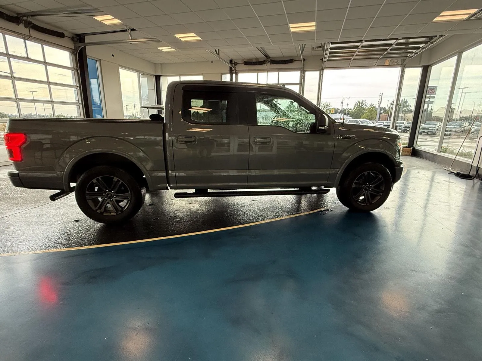Ford F-150 photo 6