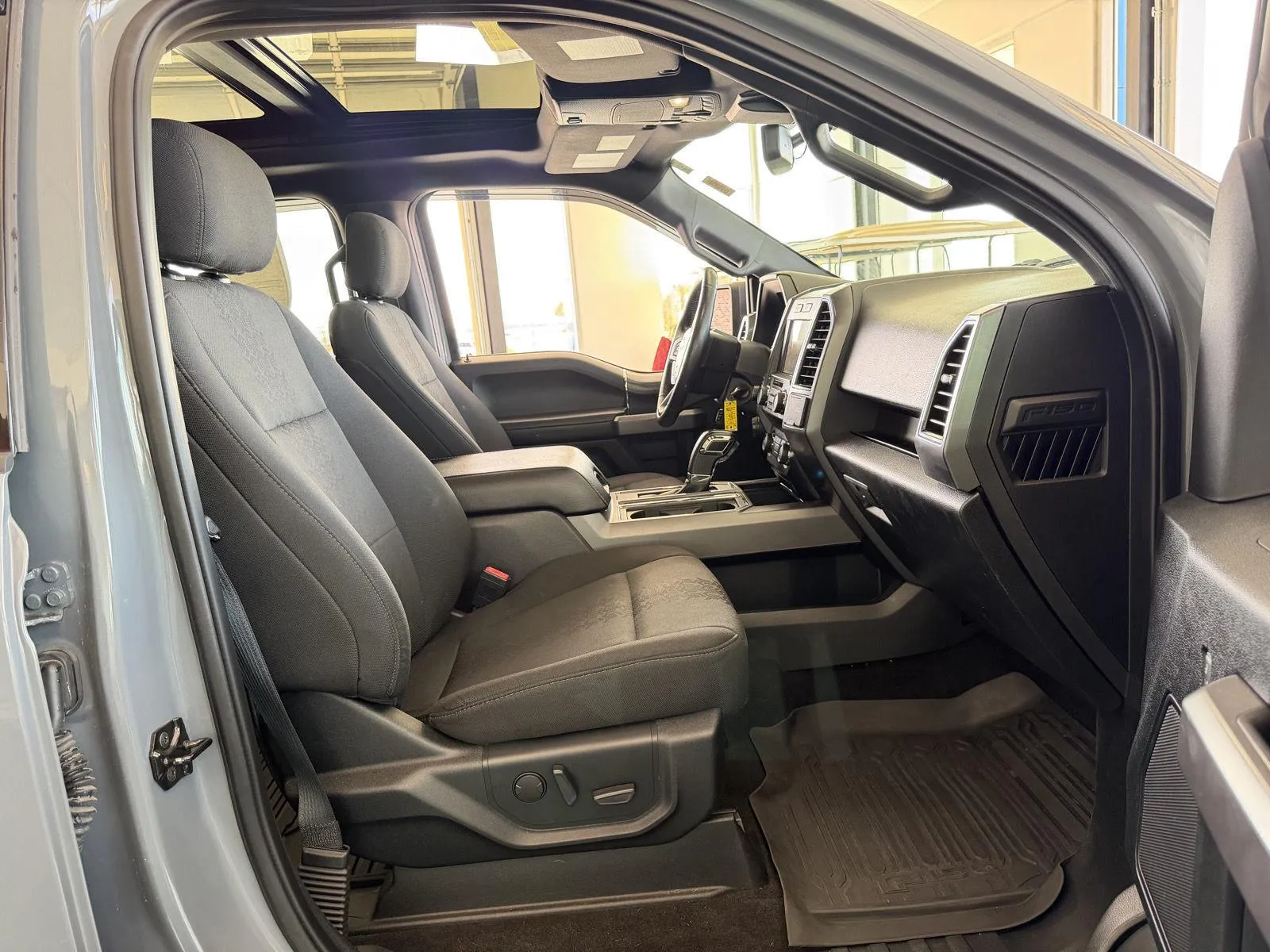 2020 Ford F-150 XLT photo 12