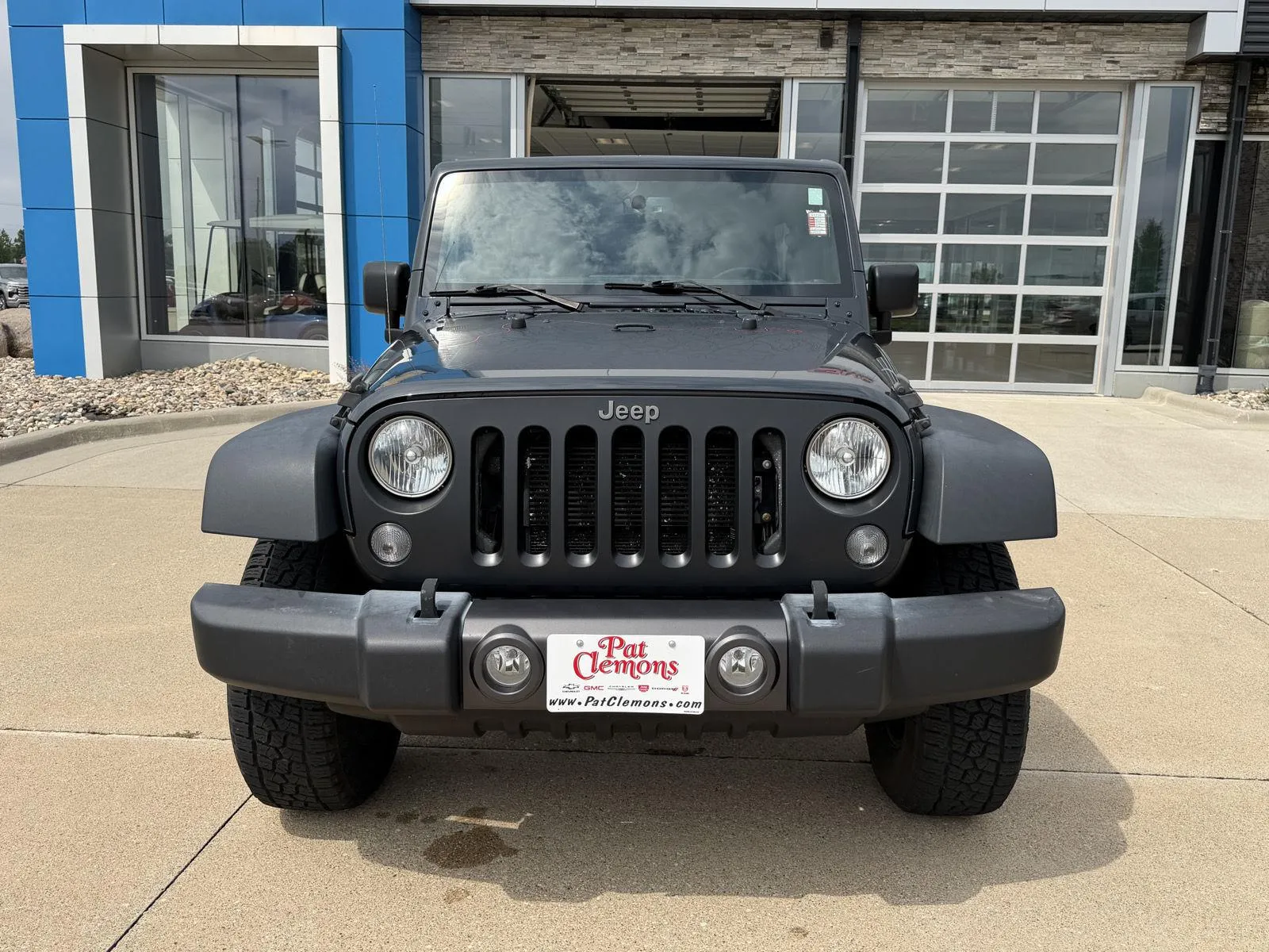 Jeep Wrangler photo 8