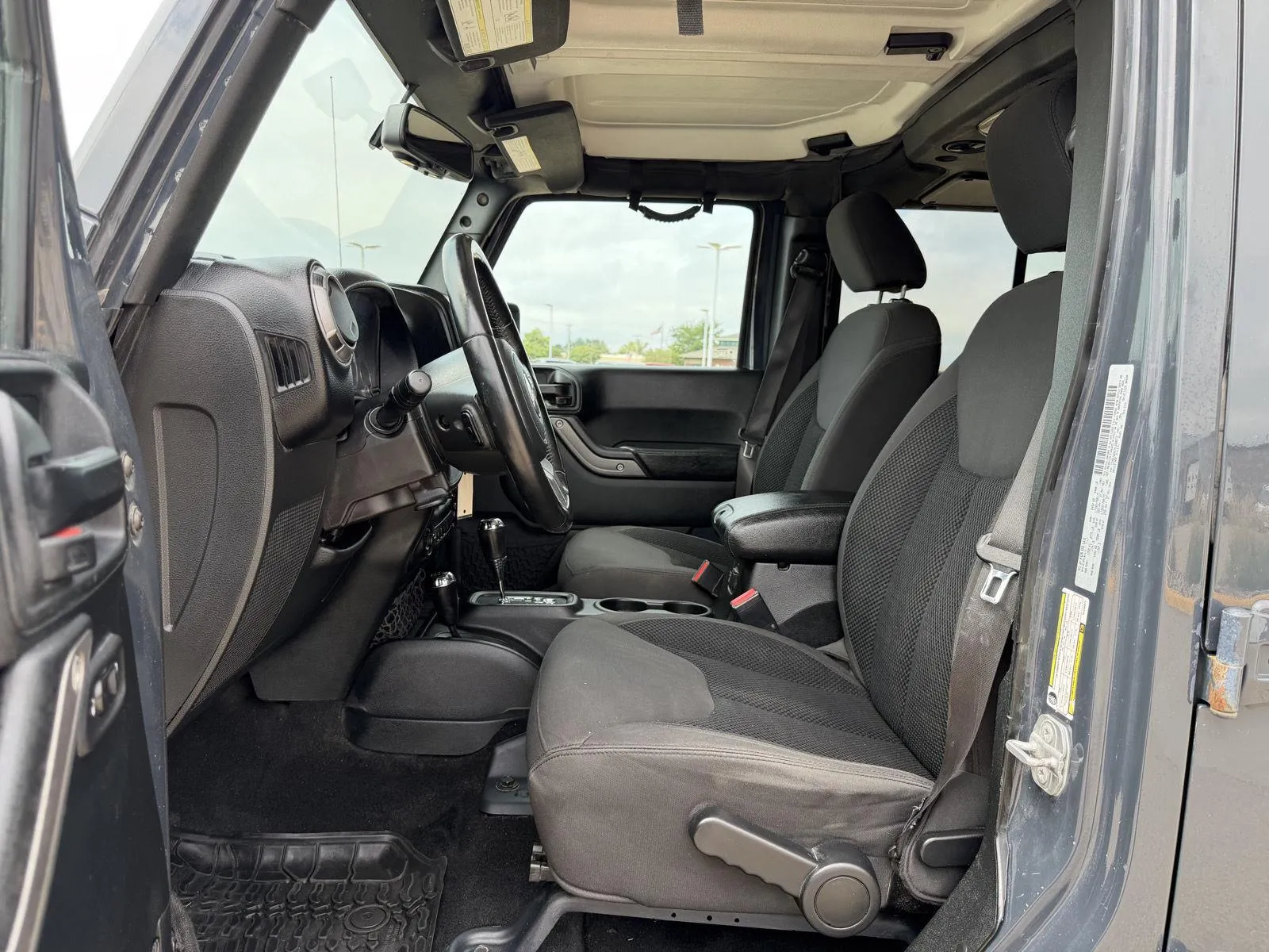 Jeep Wrangler photo 10