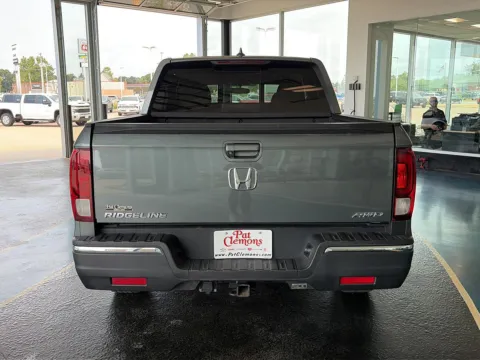 More photos of 2019 Honda Ridgeline RTL at Pat Clemons Inc., IA