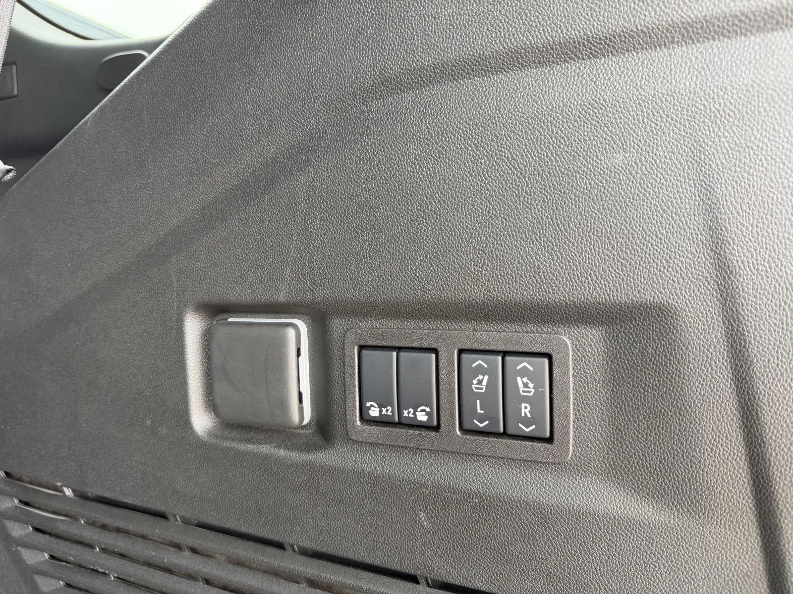 Chevrolet Tahoe photo 34