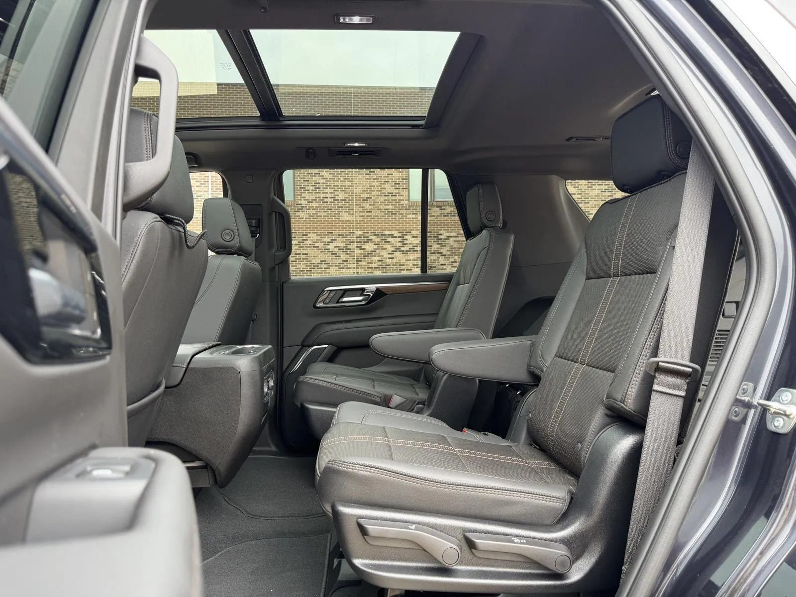 Chevrolet Tahoe photo 14