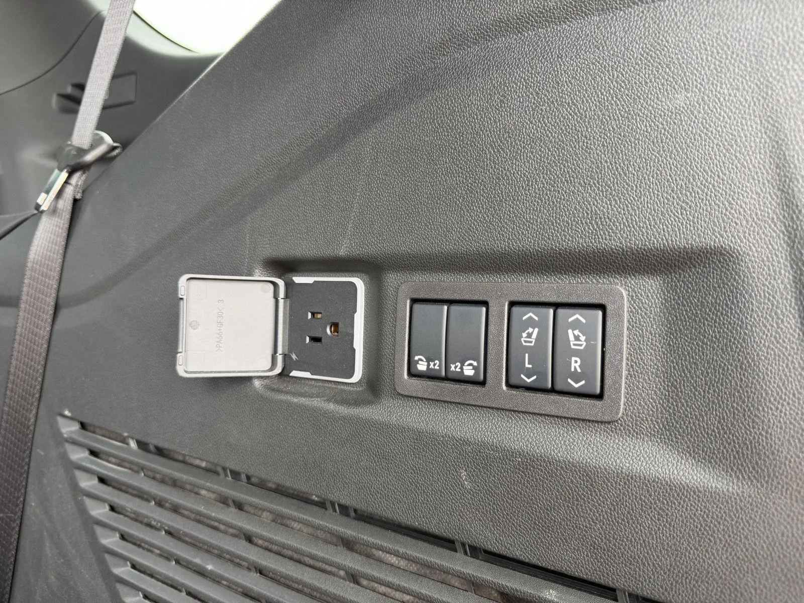 Chevrolet Tahoe photo 33