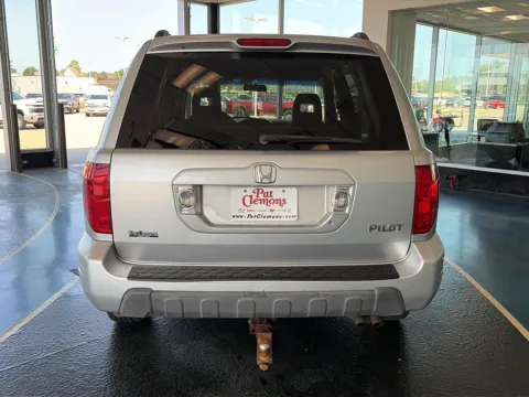 More photos of 2005 Honda Pilot EX at Pat Clemons Inc., IA