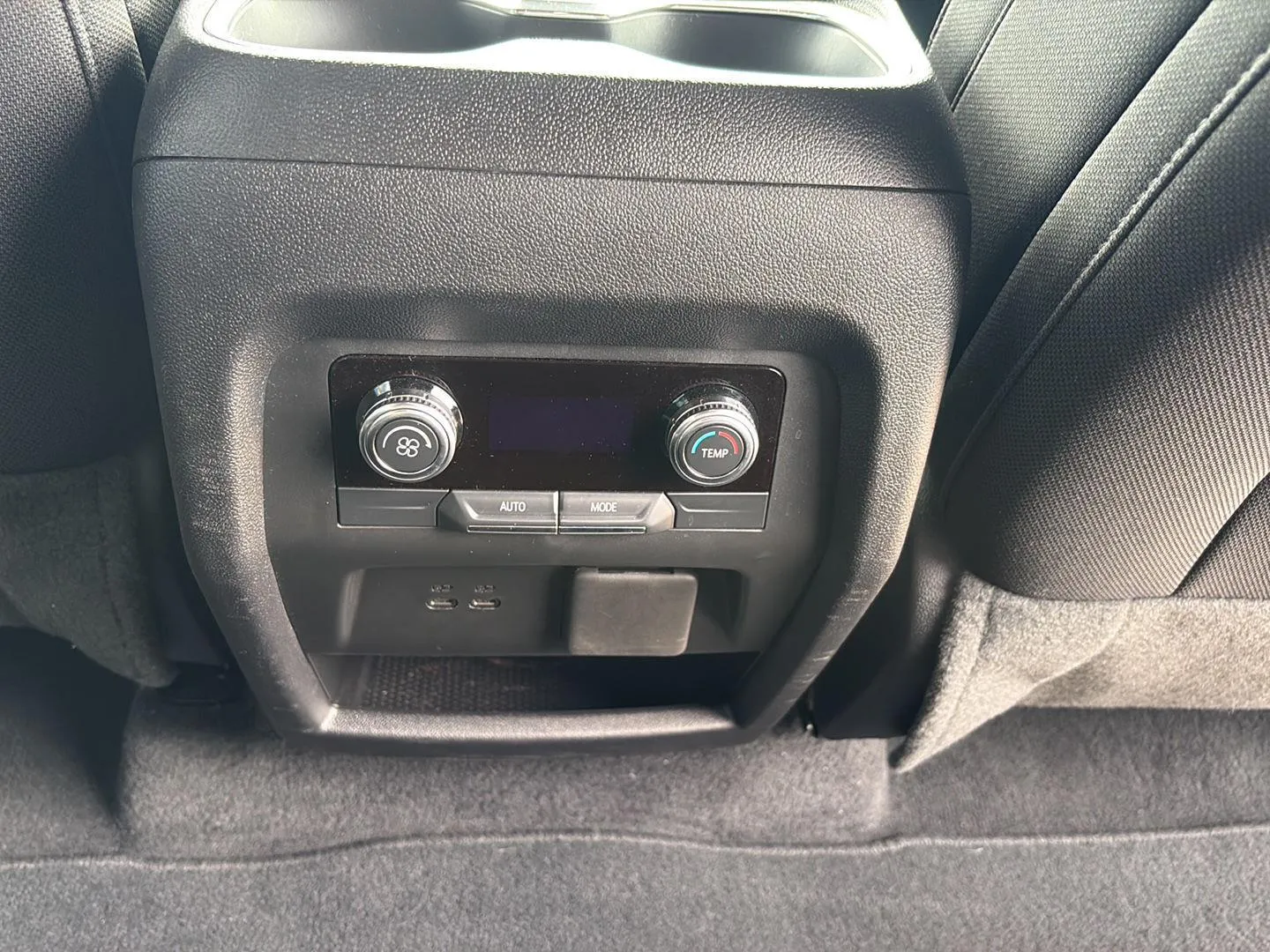 GMC Acadia photo 15