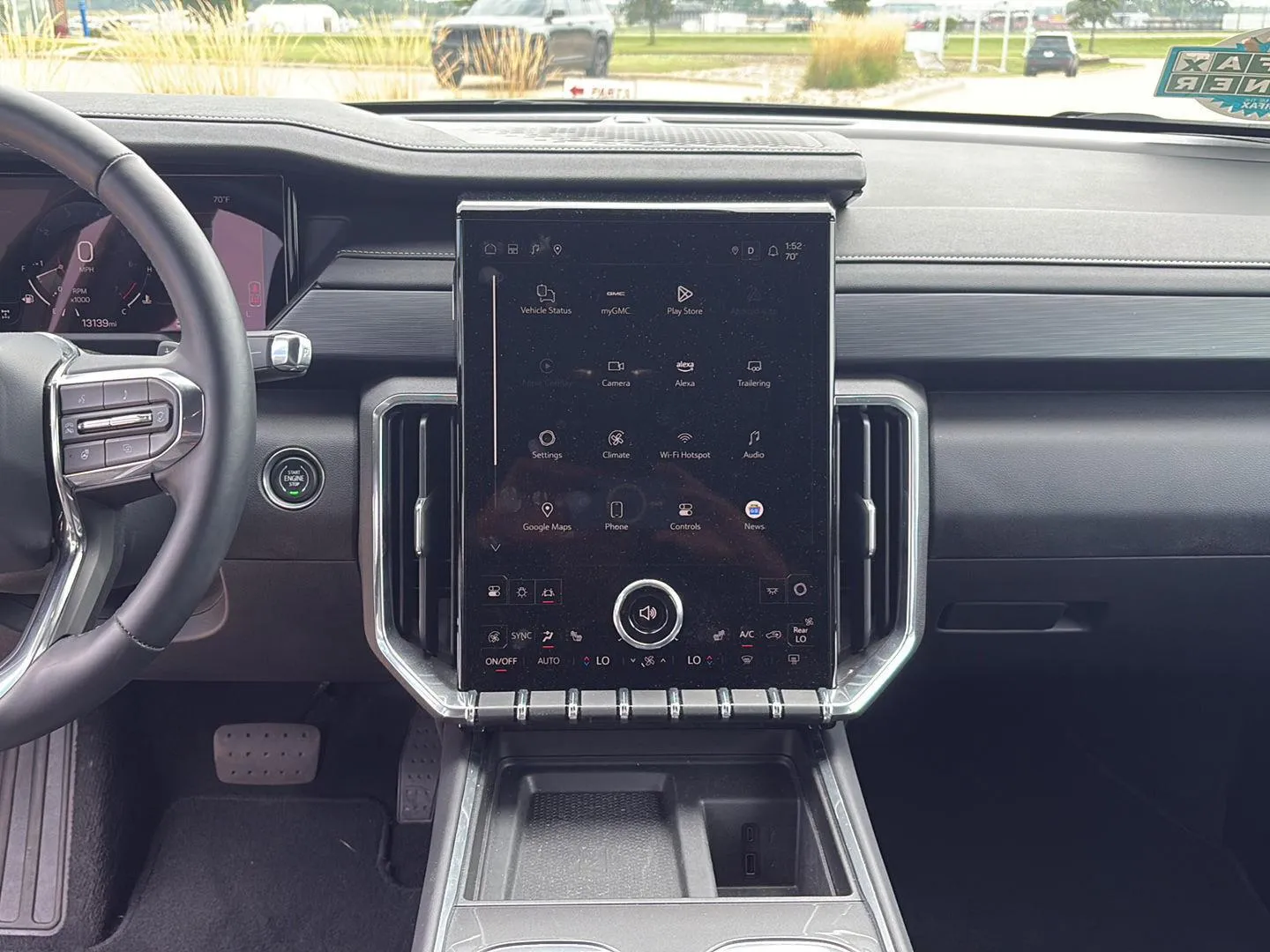 GMC Acadia photo 16