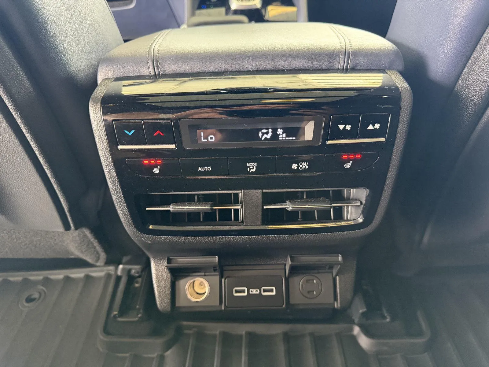 Acura MDX photo 19